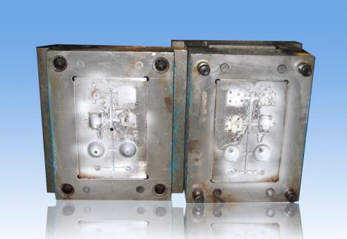 深圳塑膠模具廠，塑料模具零配件的熱處理工藝介紹